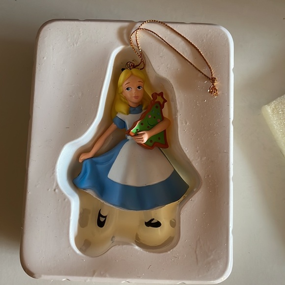 Grolier Walt Disneys Alice in Wonderland Alice presidents edition ornament - Picture 3 of 5